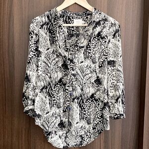 Anthropology HD in Paris Blouse Size 02